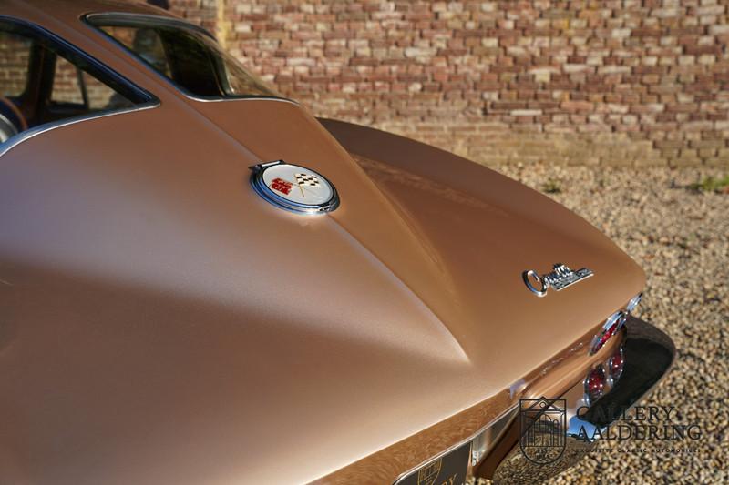 1963 Corvette C2 Sting Ray Coup&eacute; Split window