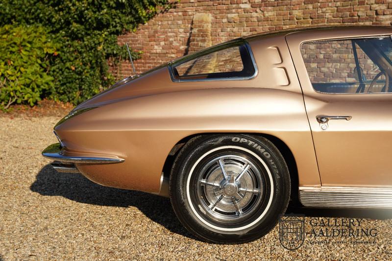 1963 Corvette C2 Sting Ray Coup&eacute; Split window