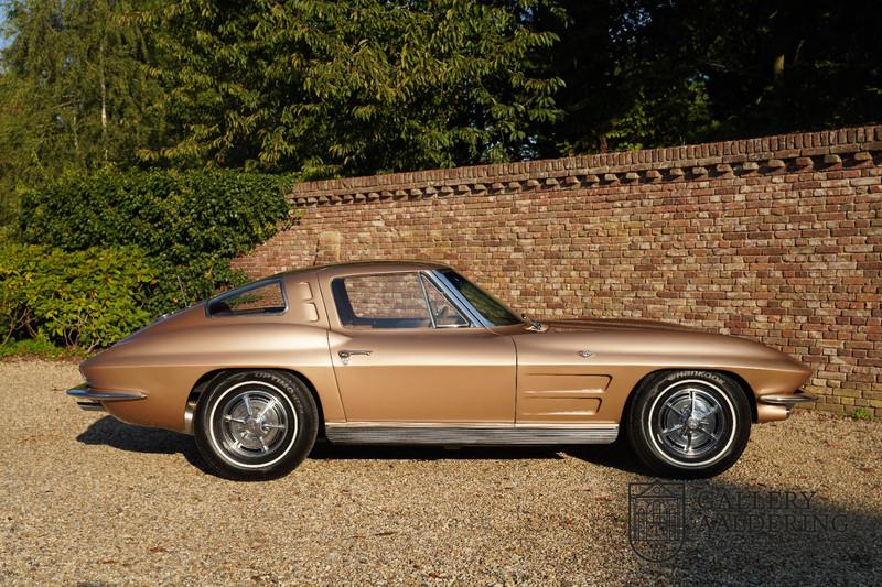 1963 Corvette C2 Sting Ray Coup&eacute; Split window