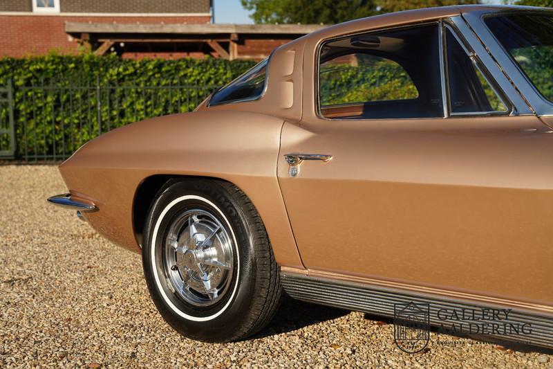 1963 Corvette C2 Sting Ray Coup&eacute; Split window