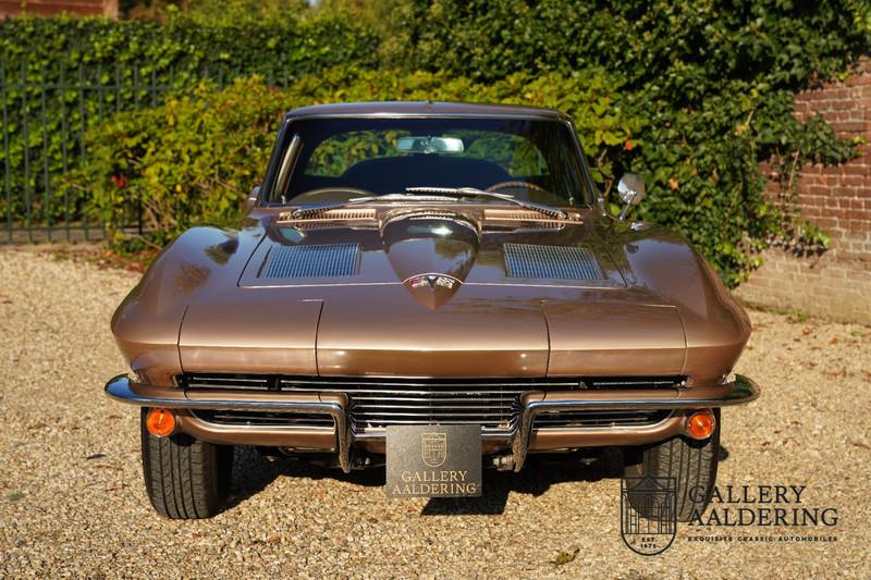 1963 Corvette C2 Sting Ray Coup&eacute; Split window