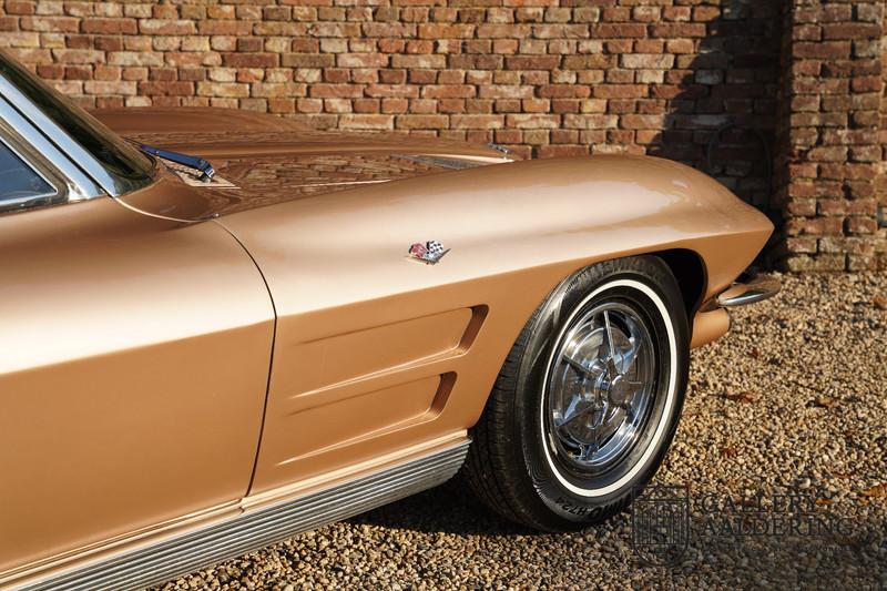 1963 Corvette C2 Sting Ray Coup&eacute; Split window