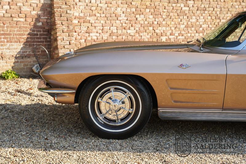 1963 Corvette C2 Sting Ray Coup&eacute; Split window