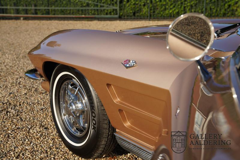 1963 Corvette C2 Sting Ray Coup&eacute; Split window