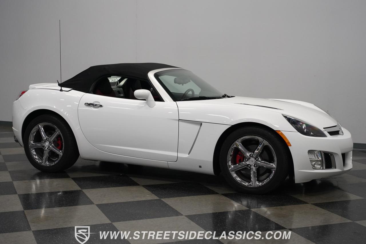 2007 Saturn Sky  Red Line