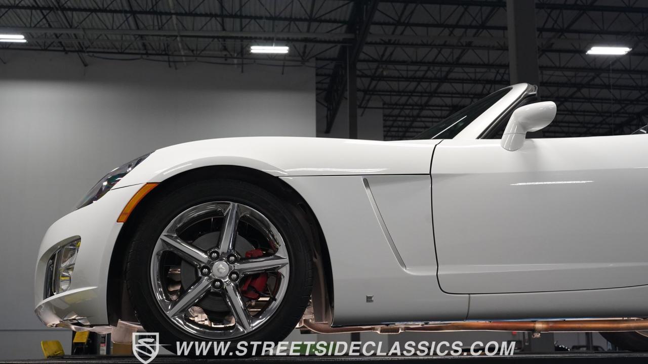 2007 Saturn Sky  Red Line