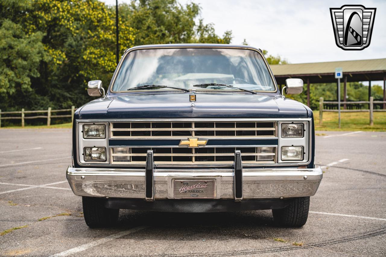 1985 Chevrolet C10 Suburban