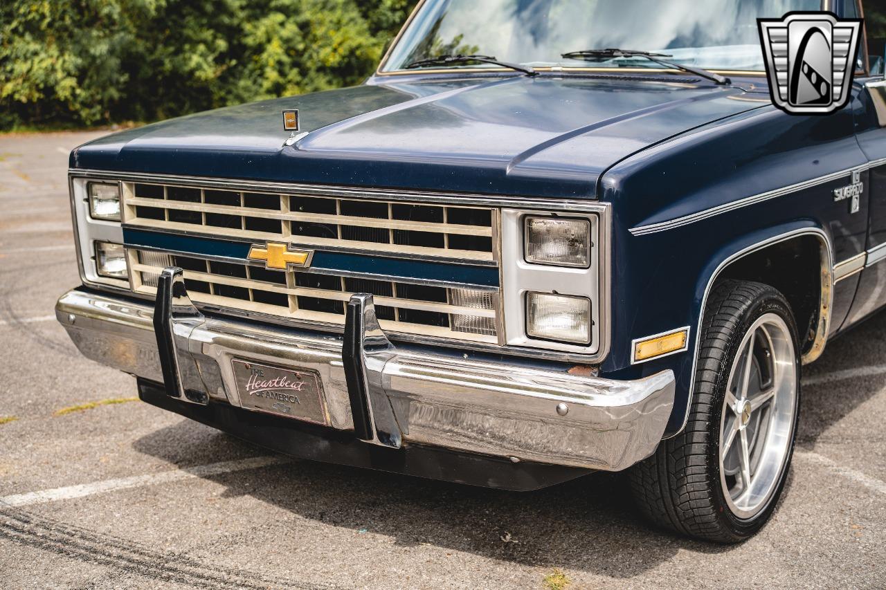 1985 Chevrolet C10 Suburban