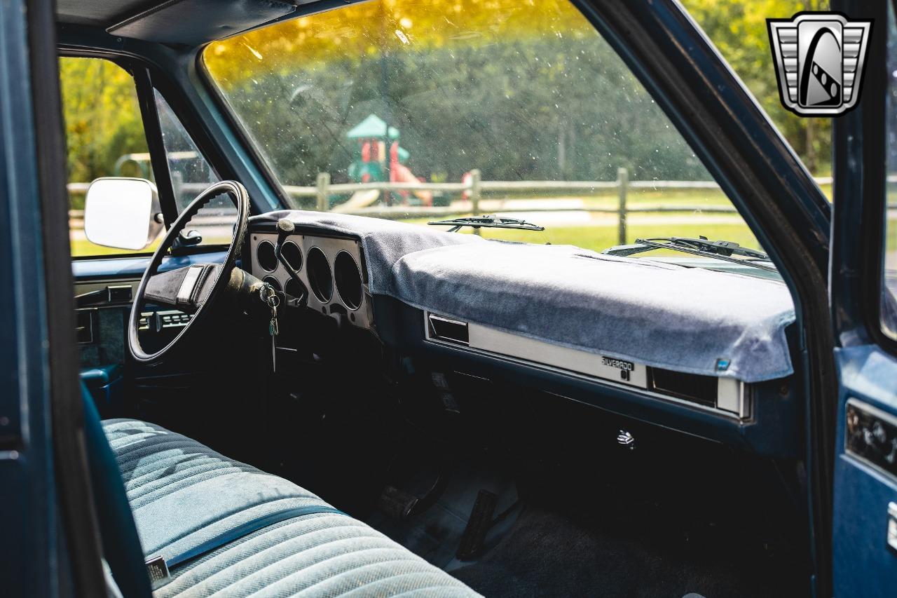 1985 Chevrolet C10 Suburban