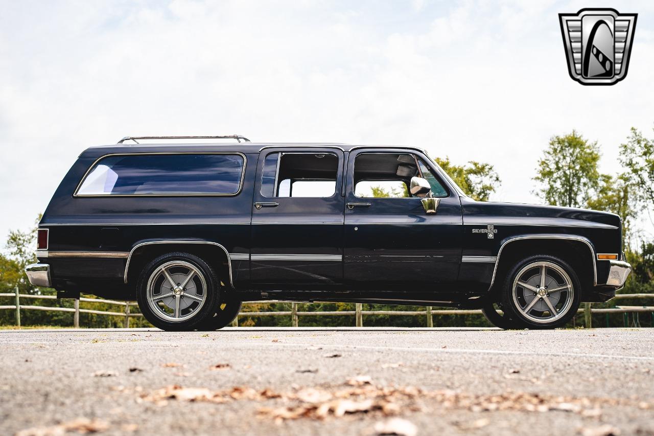 1985 Chevrolet C10 Suburban