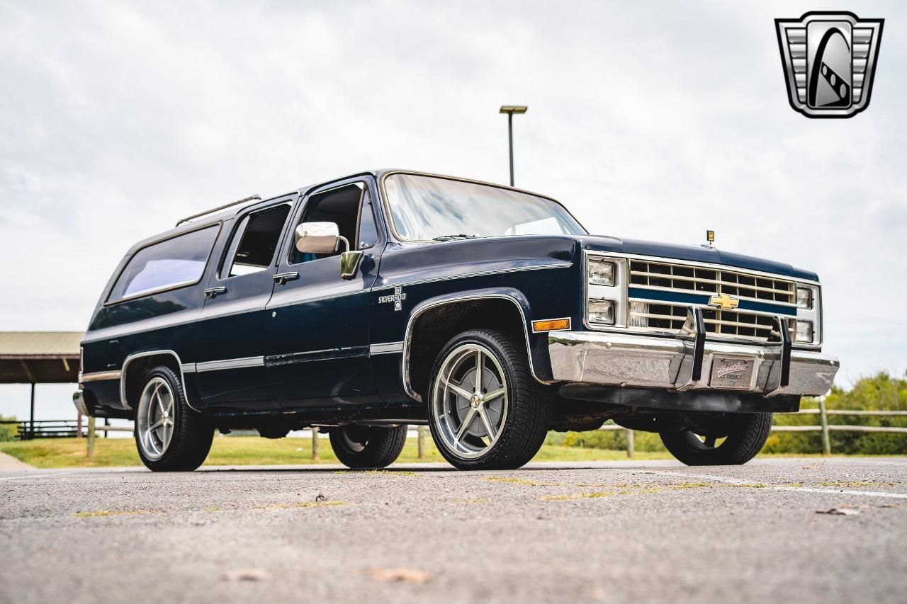 1985 Chevrolet C10 Suburban