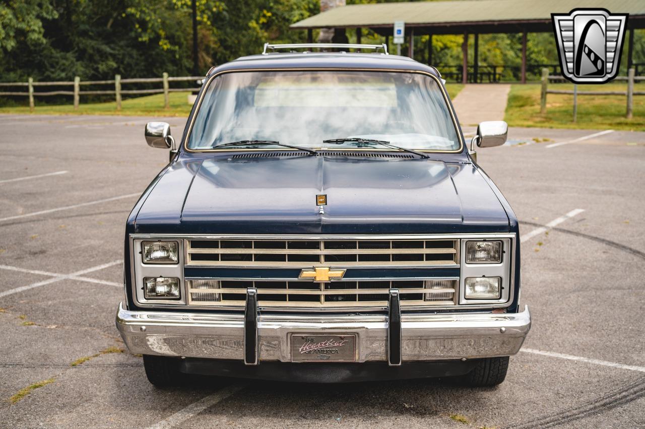 1985 Chevrolet C10 Suburban