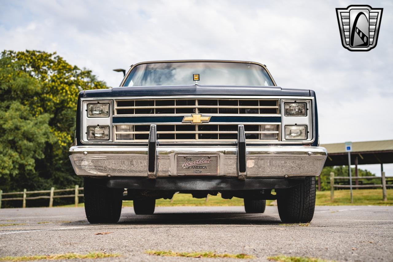 1985 Chevrolet C10 Suburban