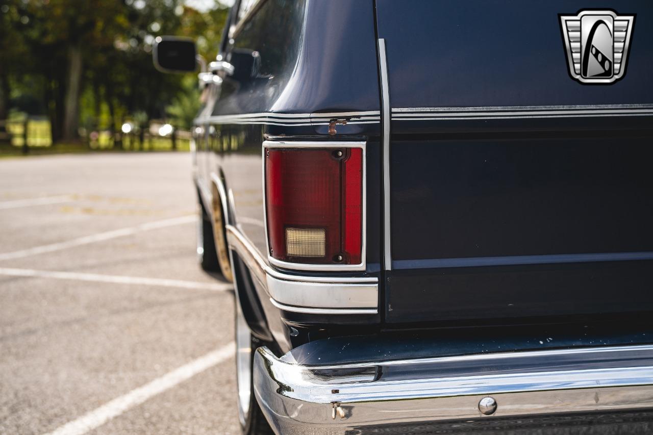 1985 Chevrolet C10 Suburban