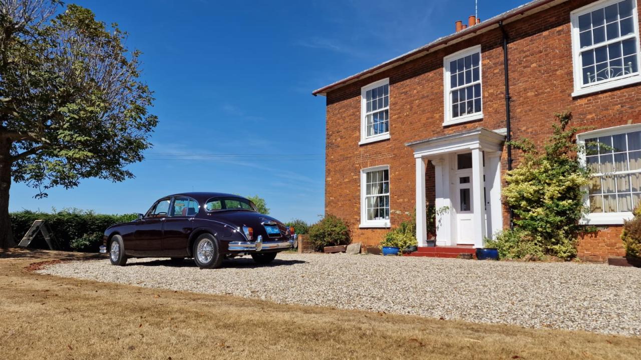 1966 Jaguar Mk2