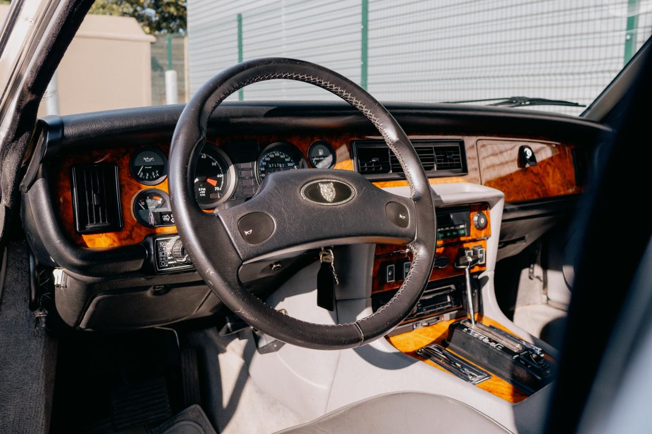 1992 Daimler Double Six Series 3