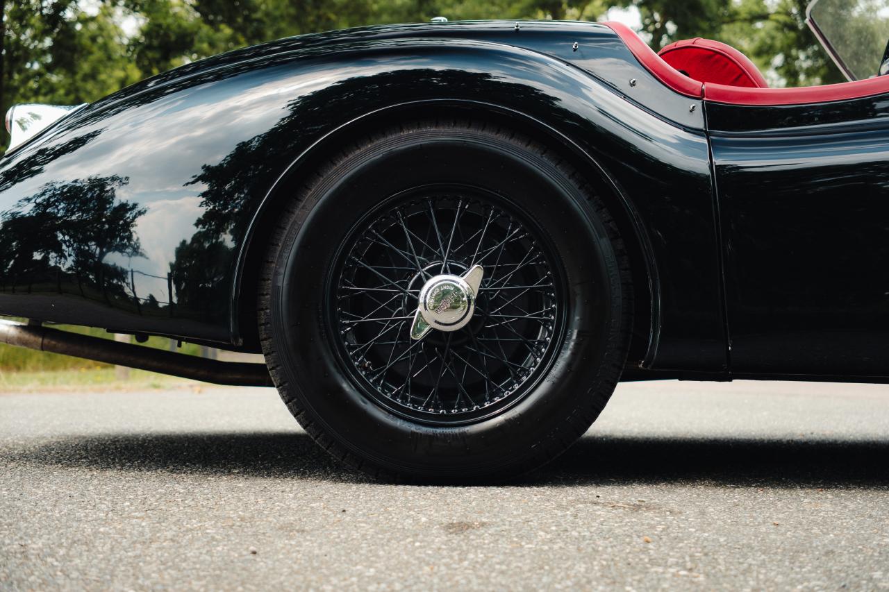 1953 Jaguar XK120 SE Roadster