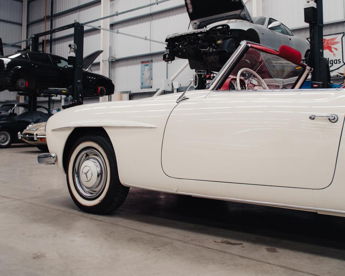 1961 Mercedes - Benz 190SL