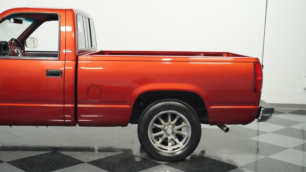 1989 GMC Sierra 1500 LS2 Restomod