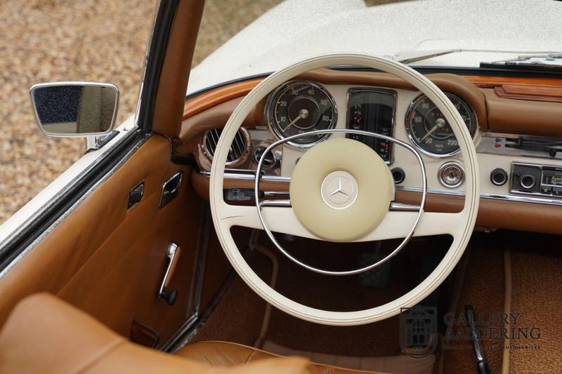 1970 Mercedes - Benz SL 280 Pagode