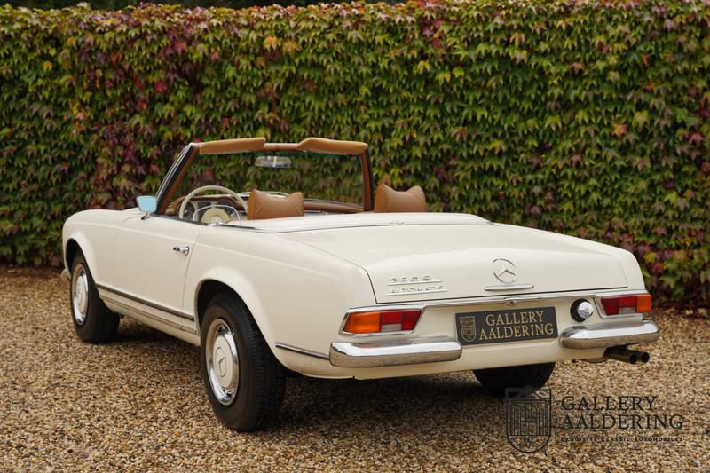 1970 Mercedes - Benz SL 280 Pagode