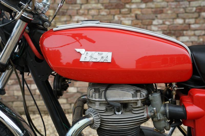 1975 BSA lightning 650