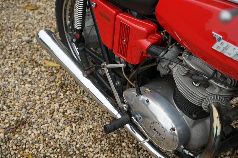 1975 BSA lightning 650