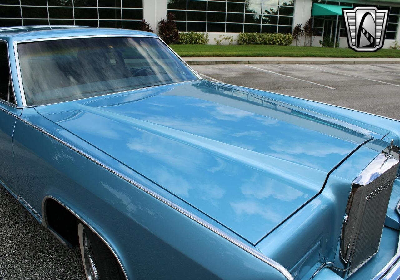 1977 Lincoln Town Coupe