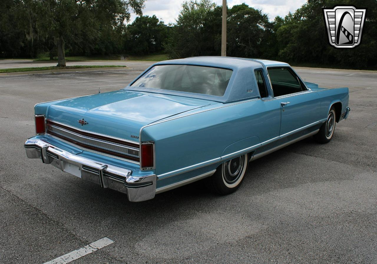 1977 Lincoln Town Coupe