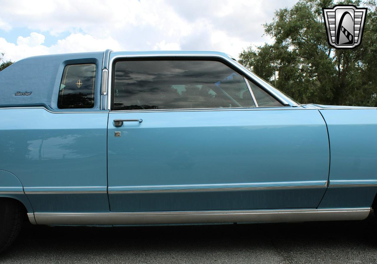 1977 Lincoln Town Coupe