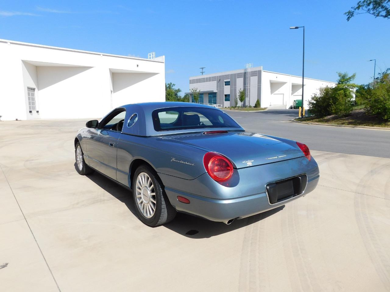 2005 Ford Thunderbird