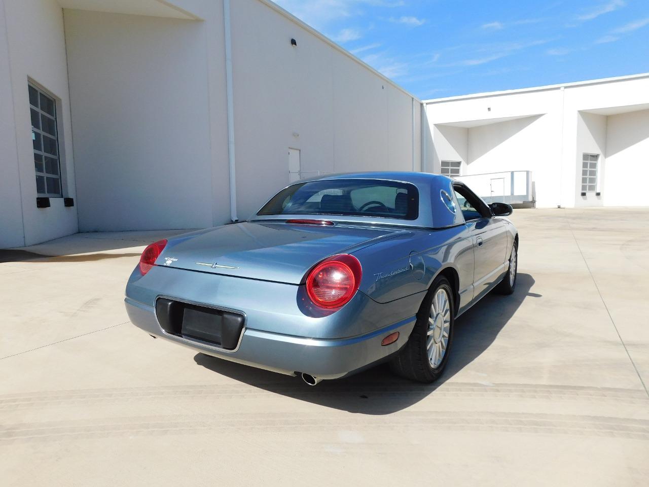 2005 Ford Thunderbird