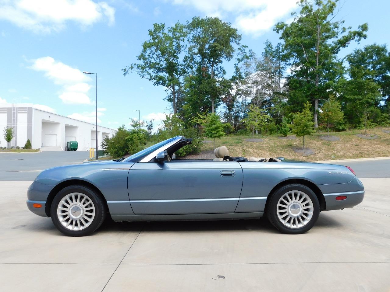 2005 Ford Thunderbird