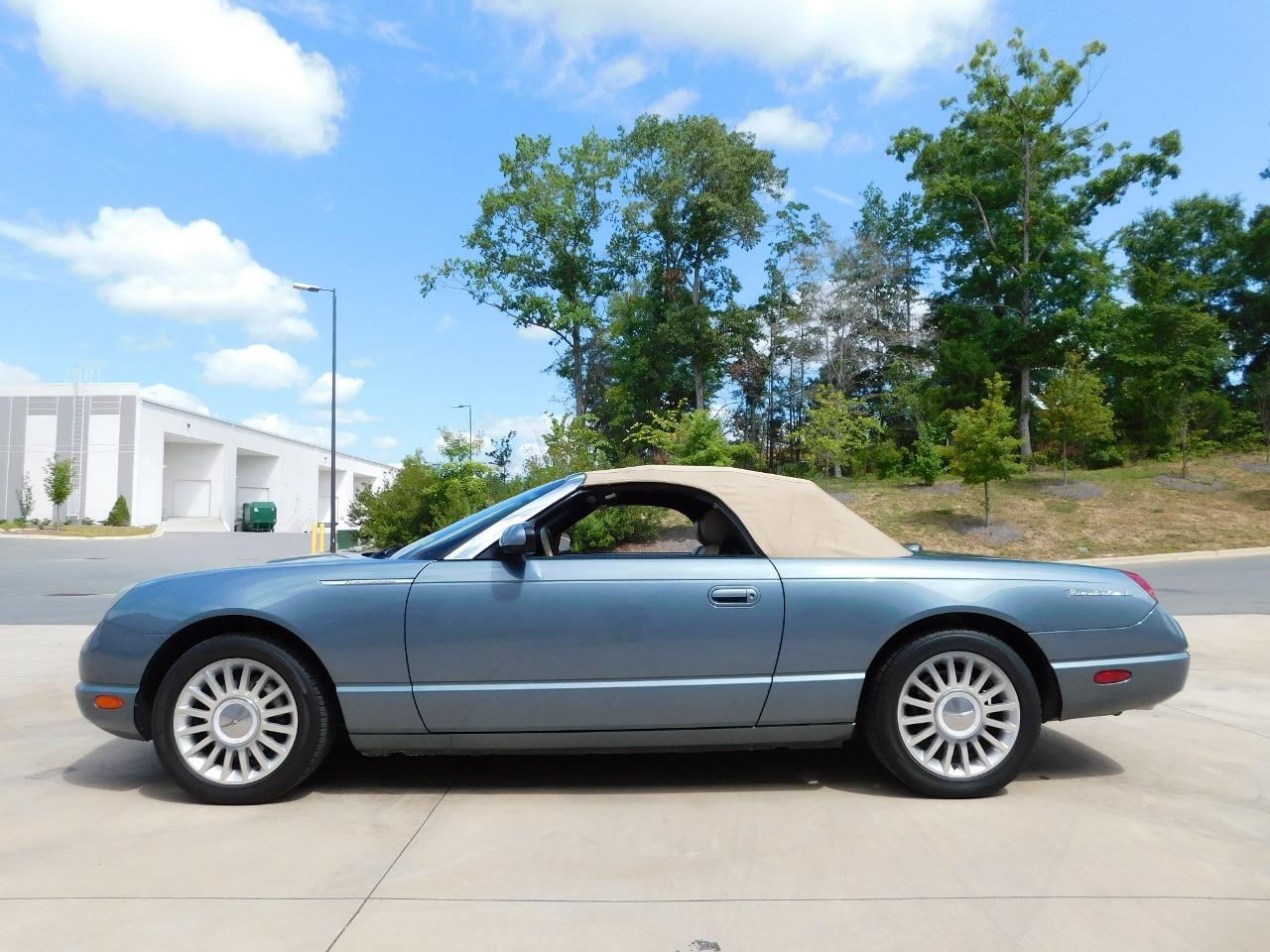 2005 Ford Thunderbird