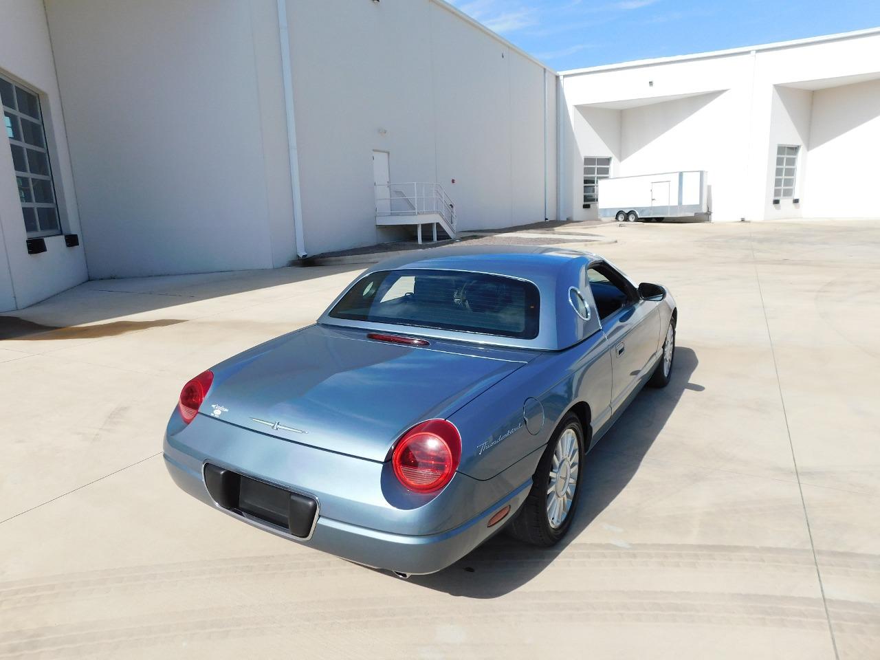 2005 Ford Thunderbird