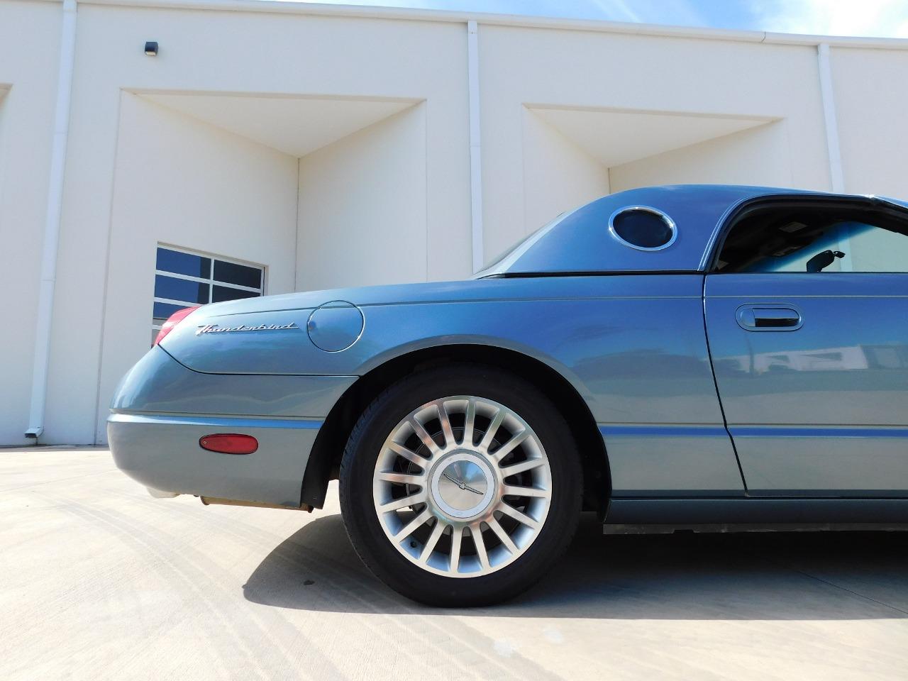 2005 Ford Thunderbird