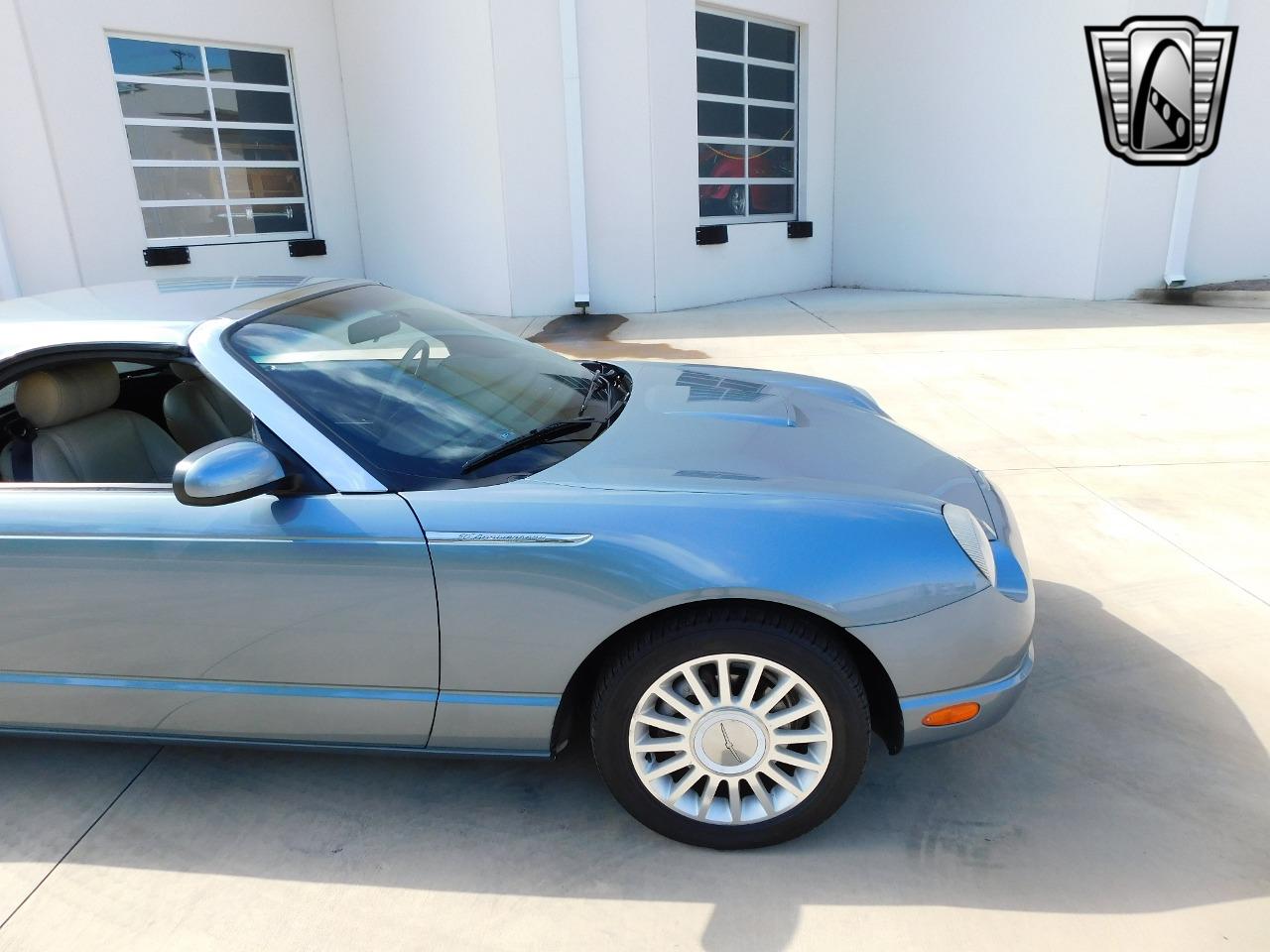 2005 Ford Thunderbird