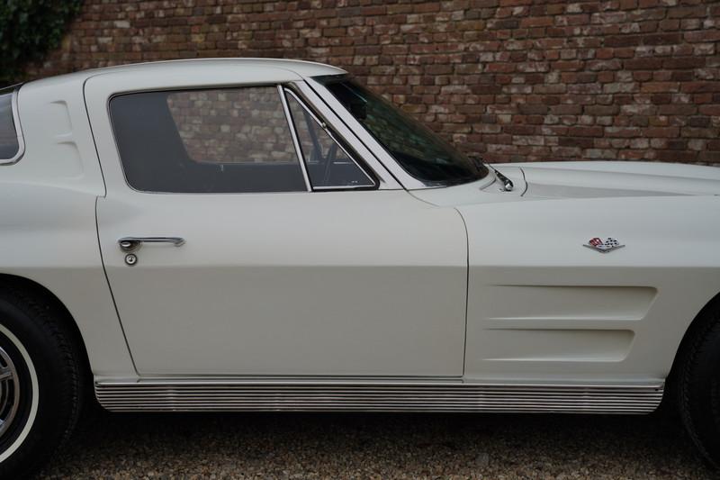 1963 Corvette C2 Sting Ray Split Window