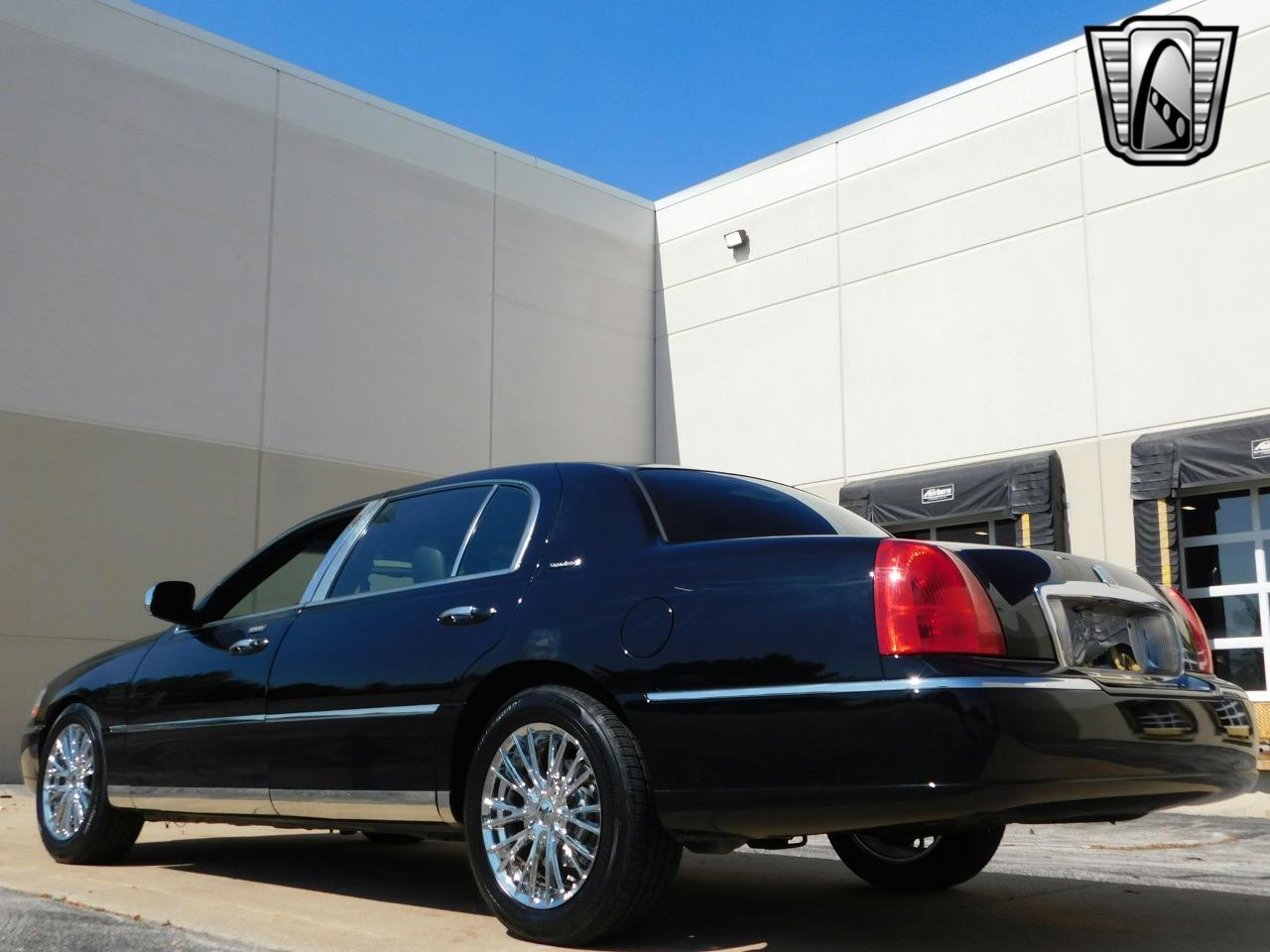 2011 Lincoln Town Car