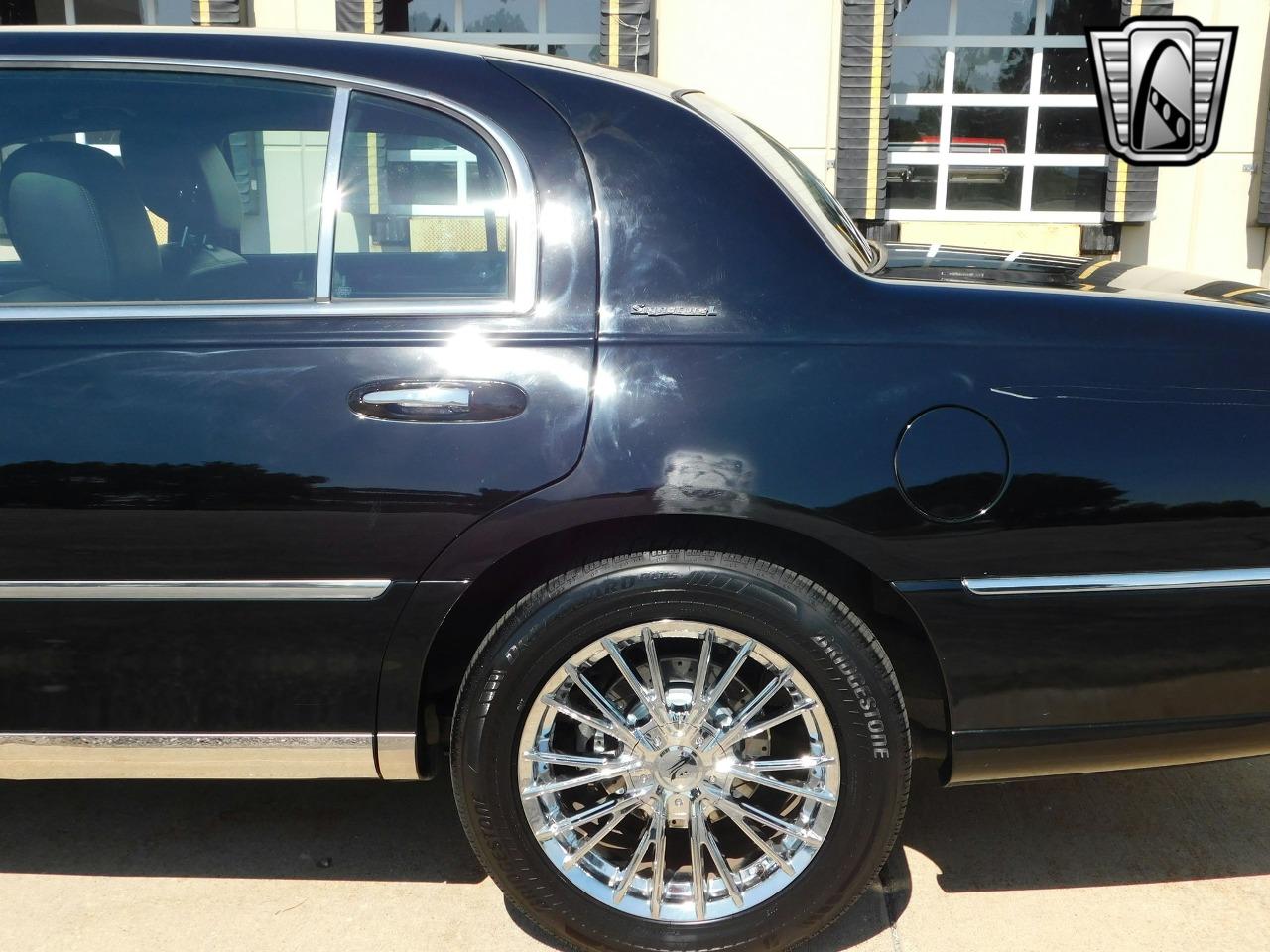 2011 Lincoln Town Car