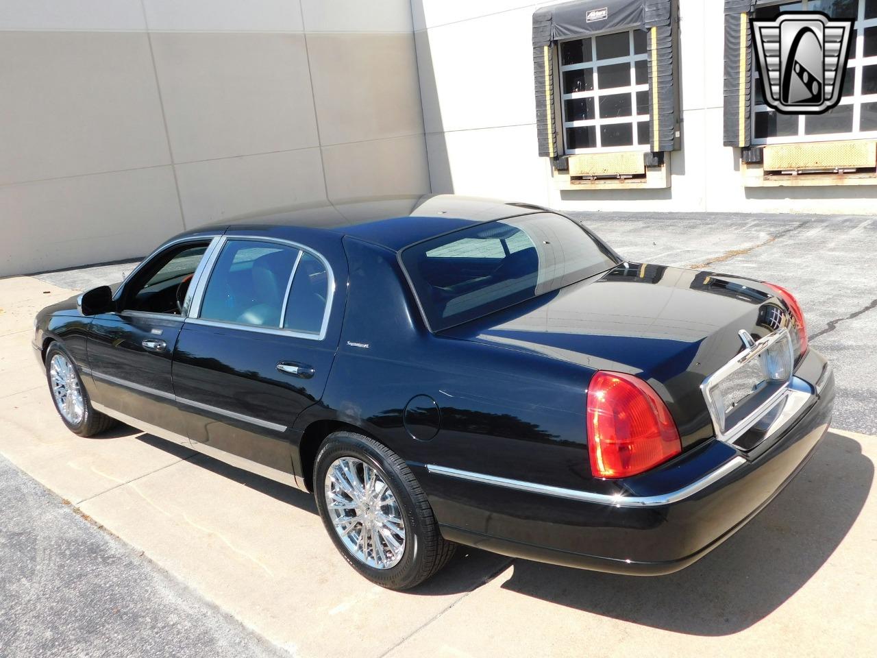 2011 Lincoln Town Car