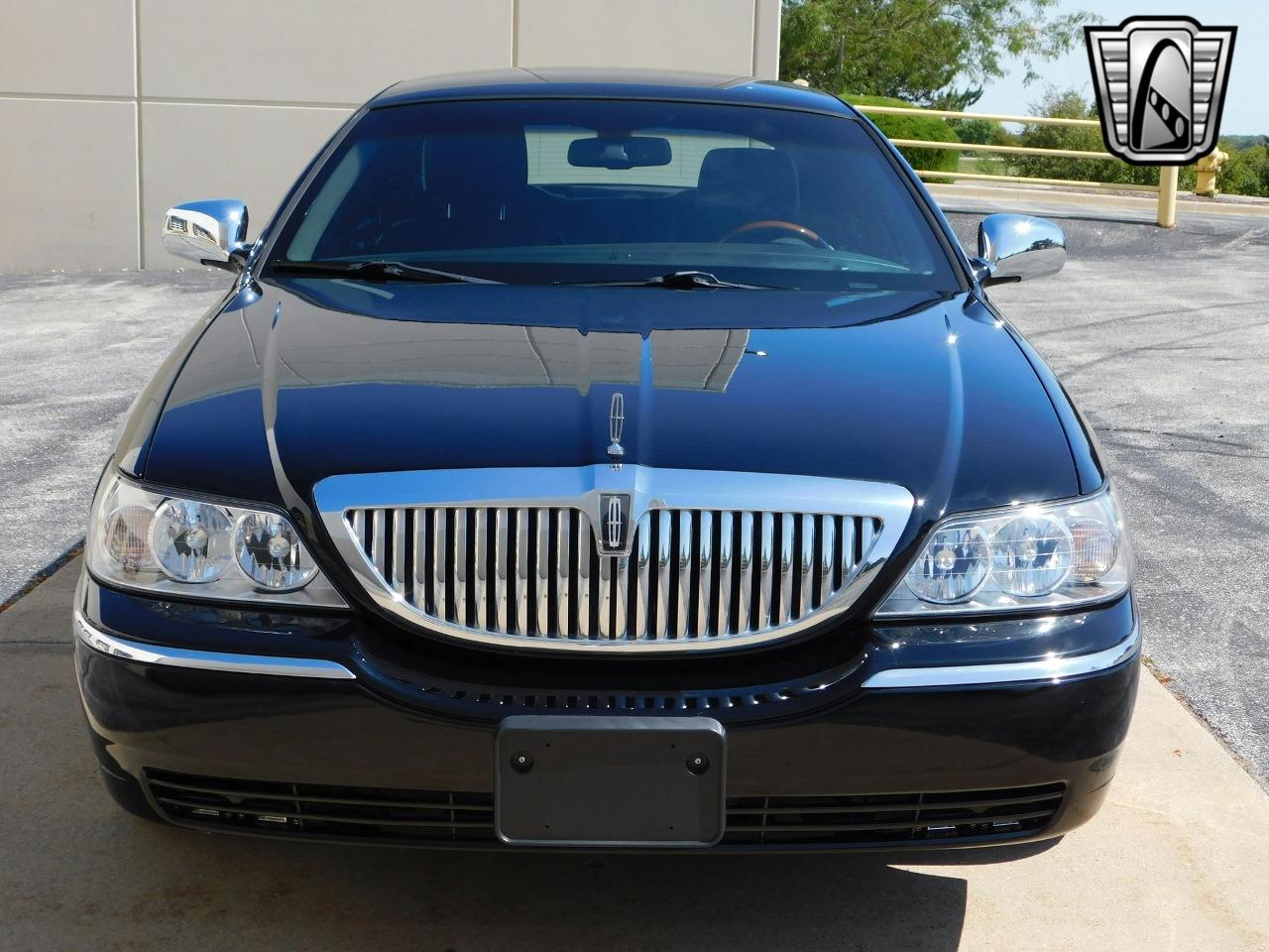 2011 Lincoln Town Car