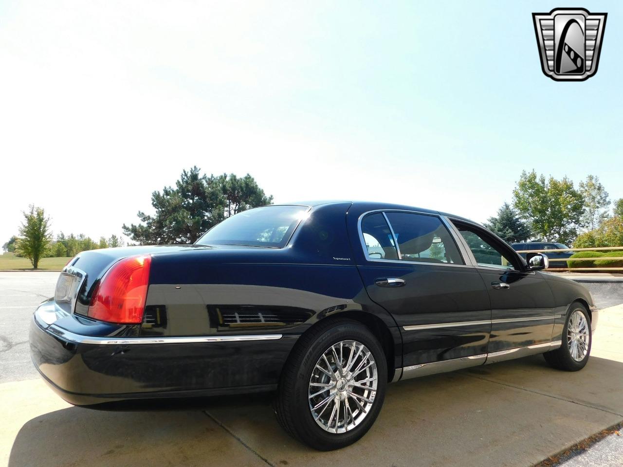 2011 Lincoln Town Car