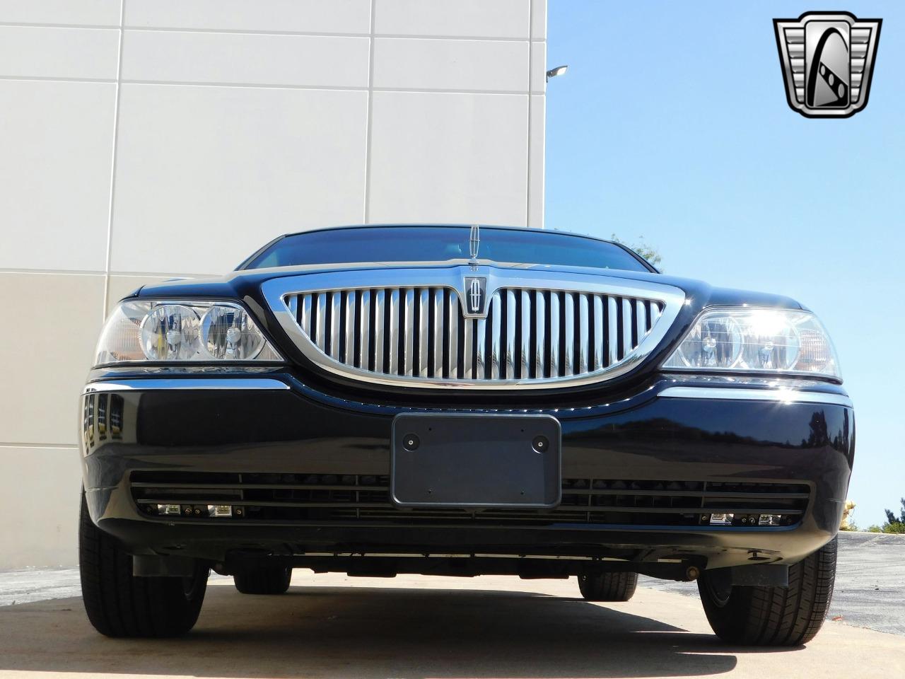 2011 Lincoln Town Car