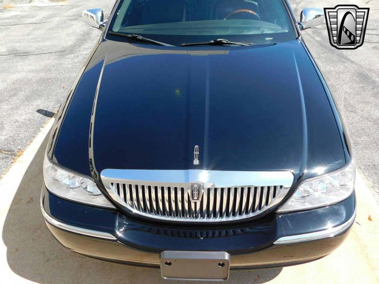 2011 Lincoln Town Car