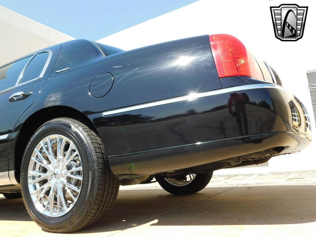 2011 Lincoln Town Car