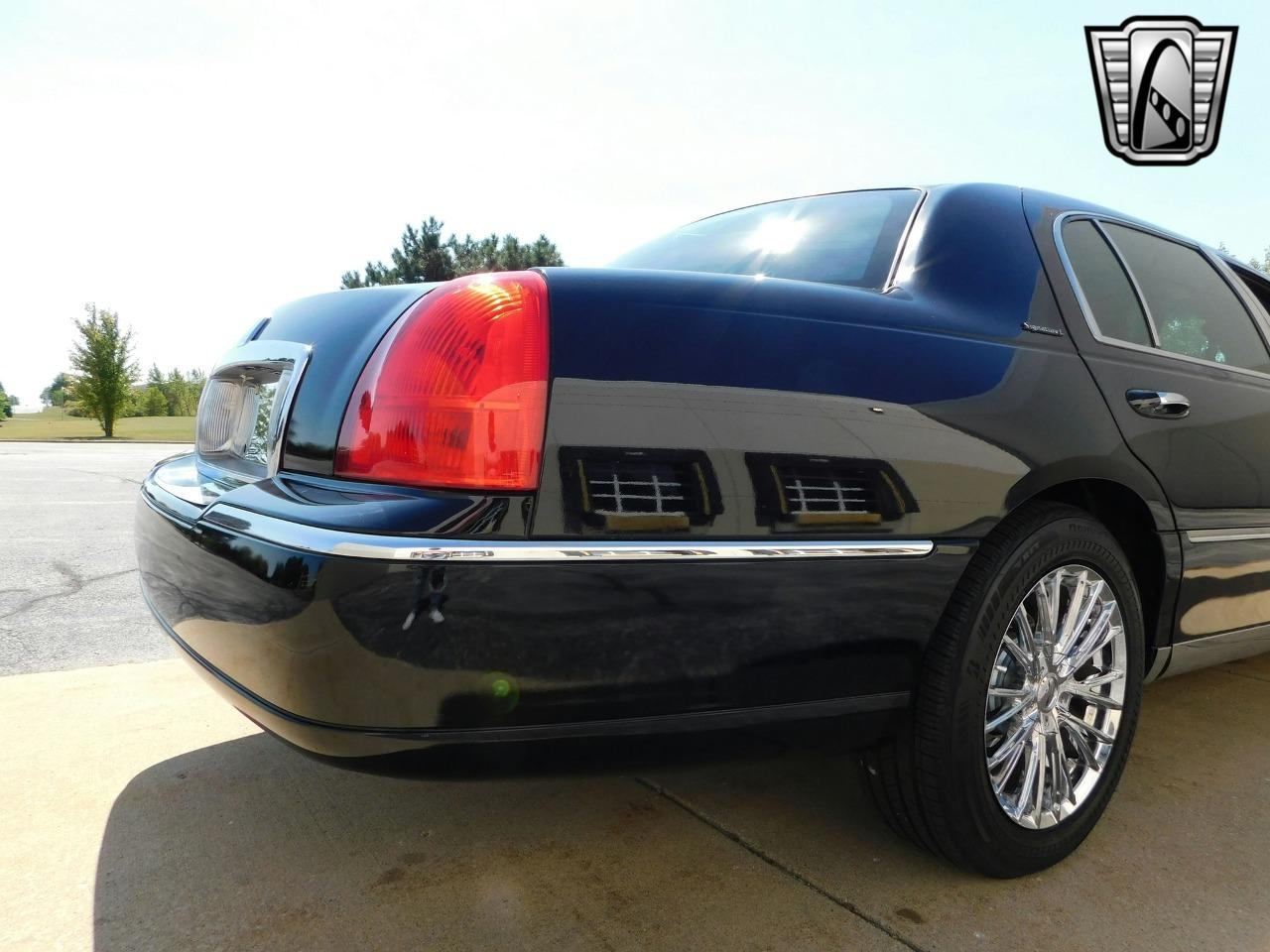 2011 Lincoln Town Car