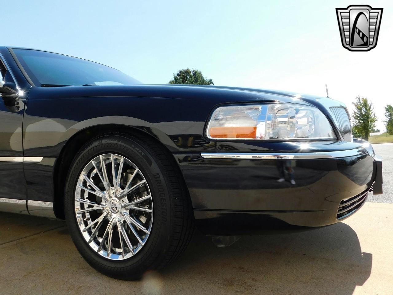 2011 Lincoln Town Car