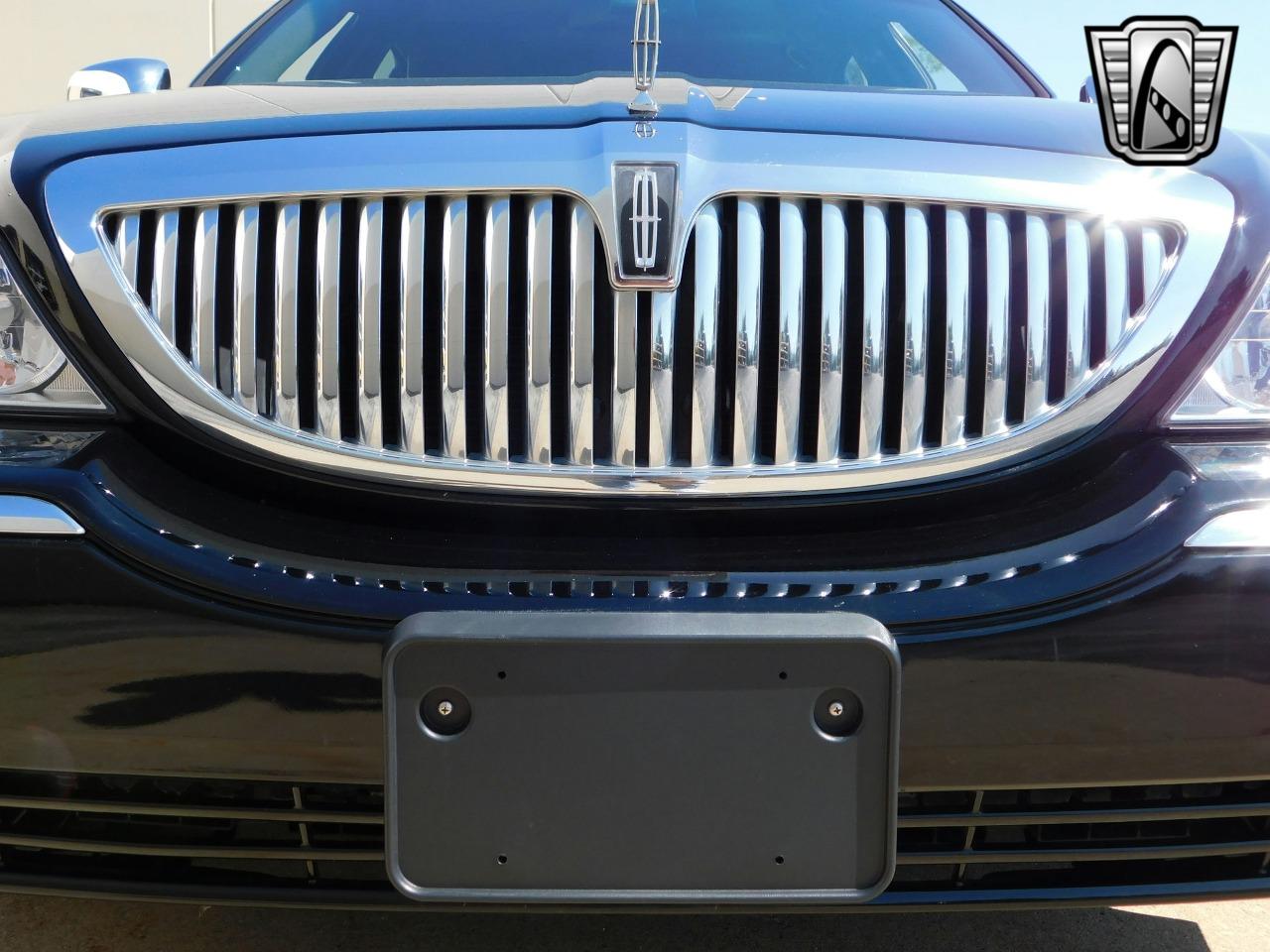 2011 Lincoln Town Car