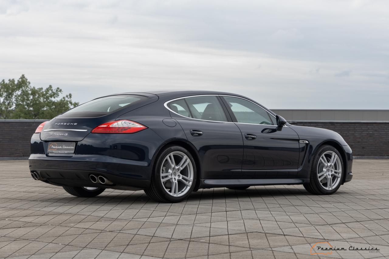 2010 Porsche Panamera 4S